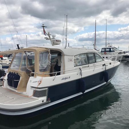Adelphi B A Delightful 6 Berth Boat Hotel Lymington Exterior foto